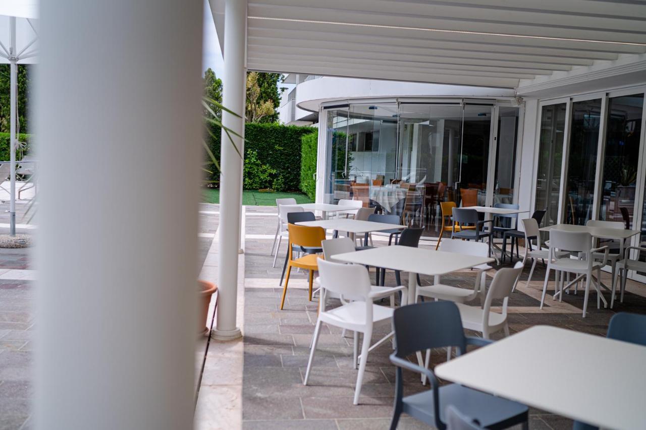 Hotel Smeraldo Λινιάνο Σαμπιαντόρο Εξωτερικό φωτογραφία