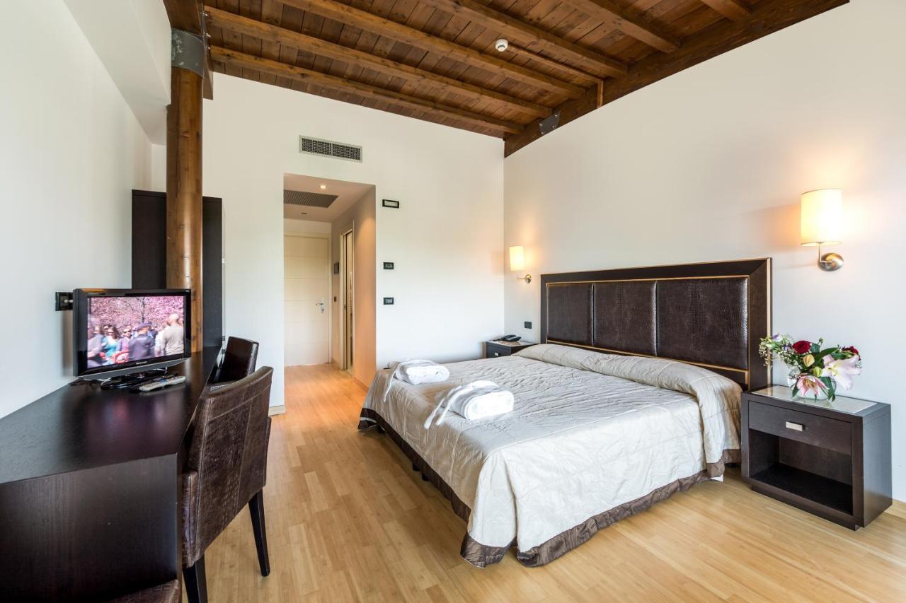 Hotel Smeraldo Λινιάνο Σαμπιαντόρο Εξωτερικό φωτογραφία