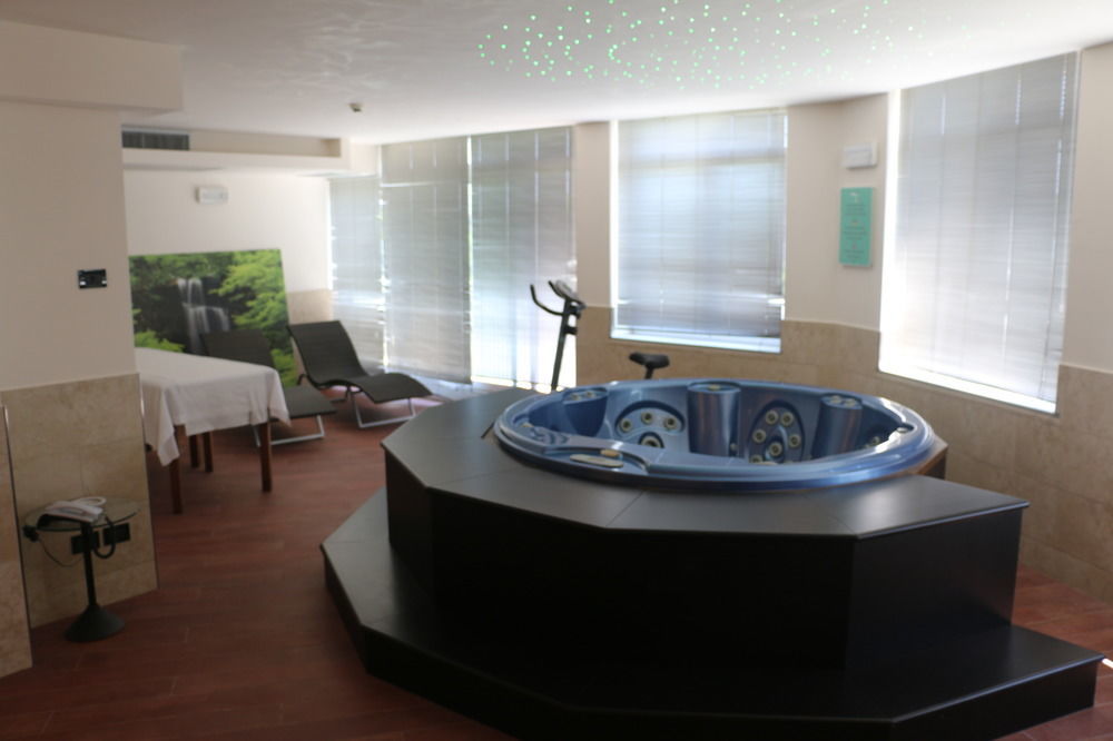 Hotel Smeraldo Λινιάνο Σαμπιαντόρο Εξωτερικό φωτογραφία